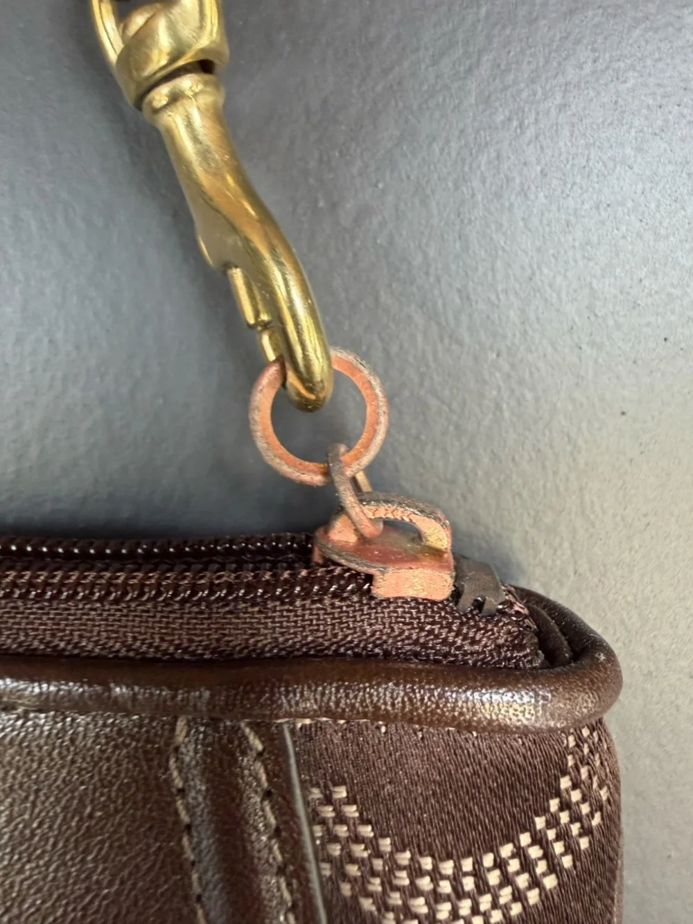 NWT Coach Madison Dotted Op Art Wristlet 44443 Mahogany Brown Jacquard Y2K